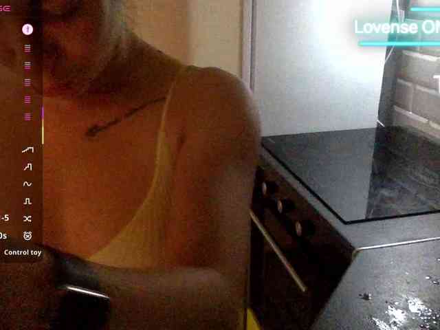 YaseniyaLove webcam