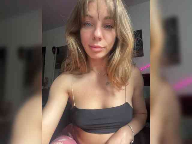 YaseniyaLove webcam