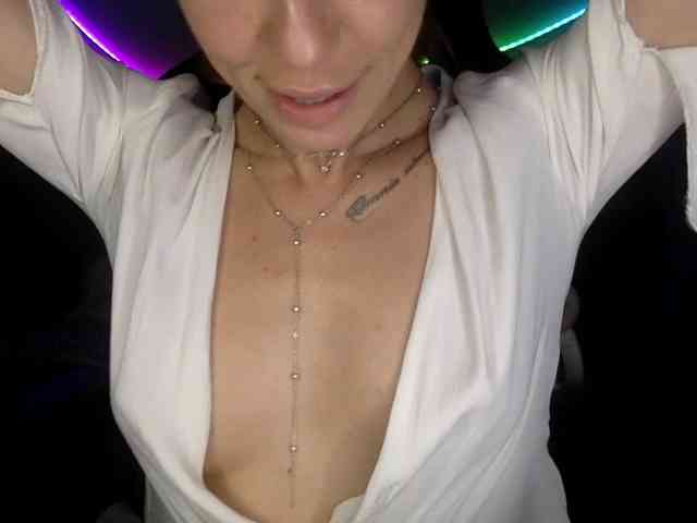 YaseniyaLove webcam