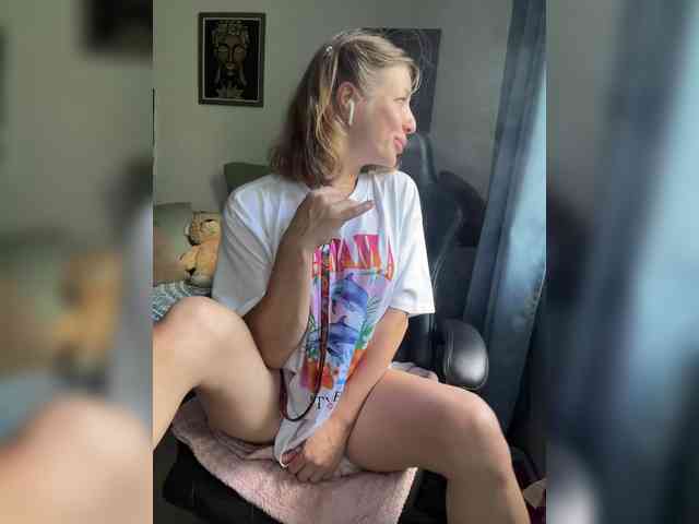 YaseniyaLove webcam