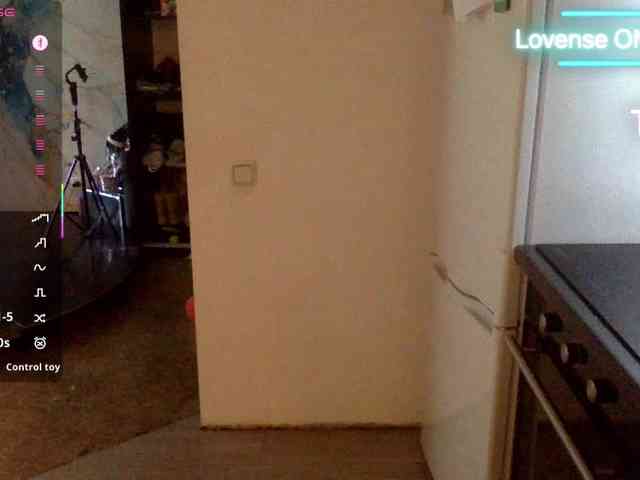 YaseniyaLove webcam