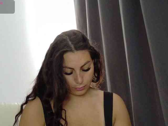 SiennaMoan webcam