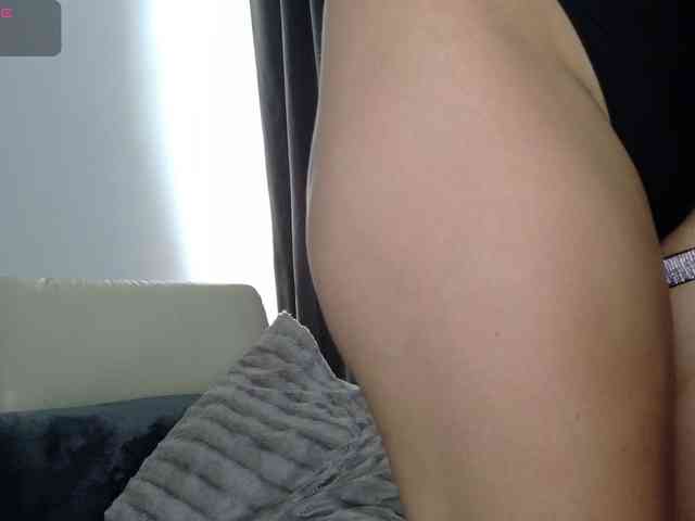 SiennaMoan webcam