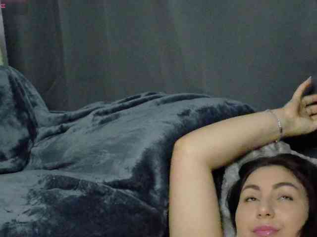 SiennaMoan webcam