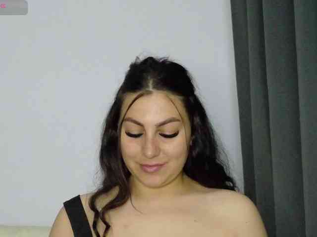 SiennaMoan webcam
