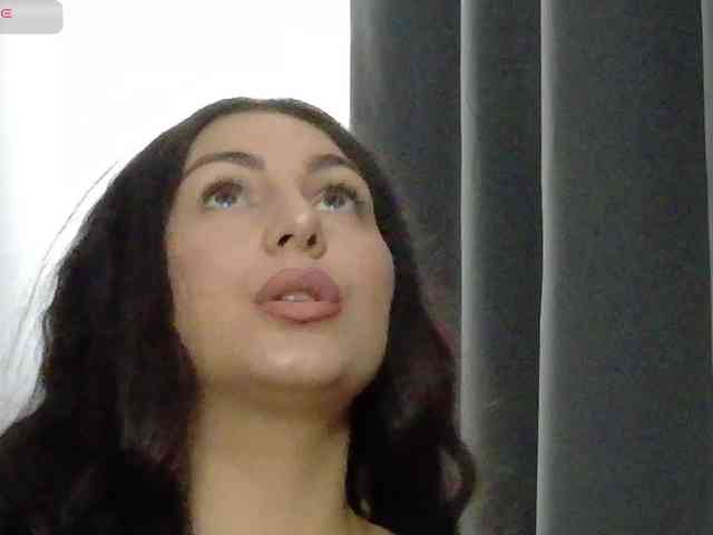 SiennaMoan webcam