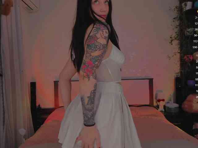 ariellaallure webcam