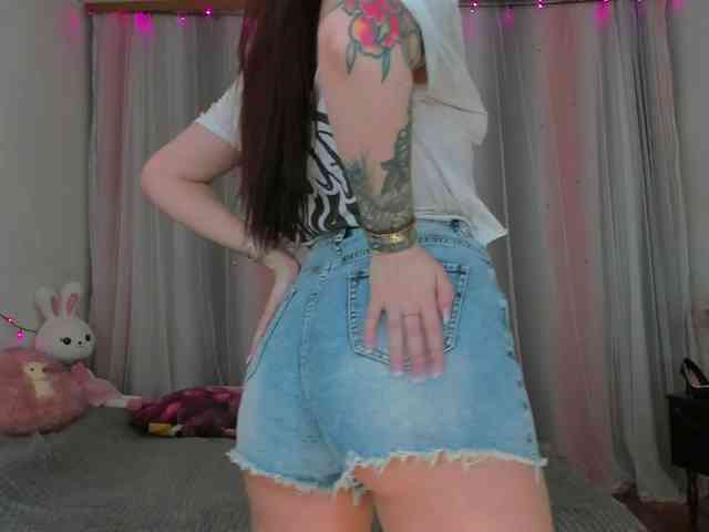 ariellaallure webcam