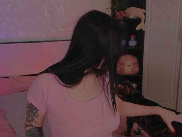 ariellaallure webcam