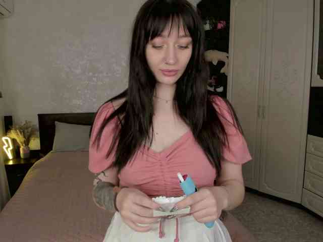 ariellaallure webcam