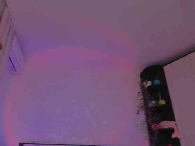 ariellaallure webcam