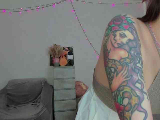 ariellaallure webcam