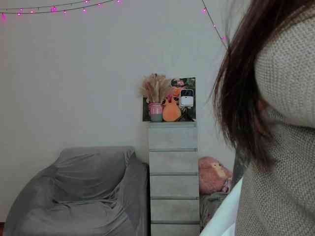 ariellaallure webcam