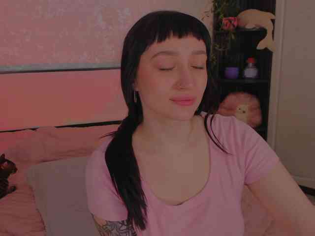 ariellaallure webcam