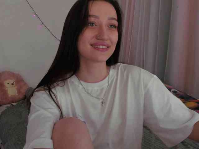ariellaallure webcam