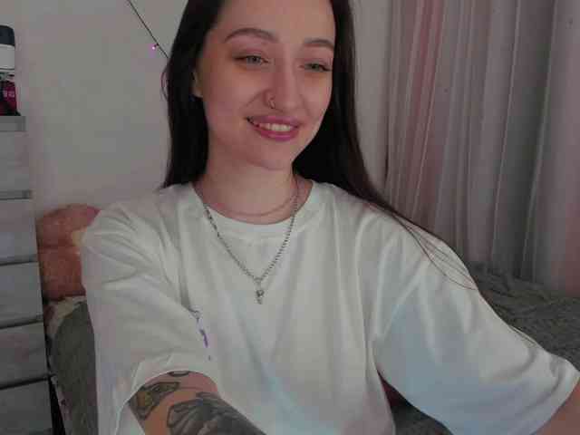 ariellaallure webcam