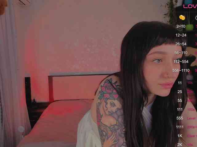 ariellaallure webcam