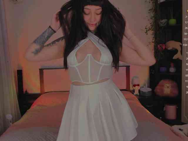 ariellaallure webcam