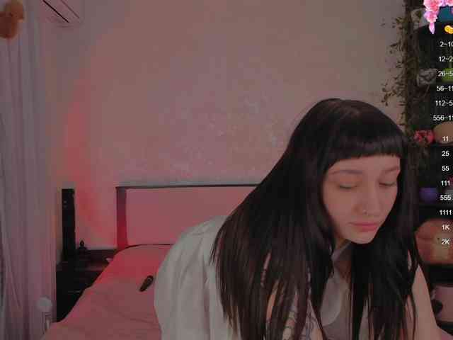 ariellaallure webcam