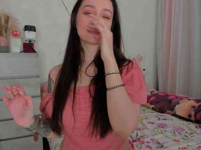 ariellaallure webcam