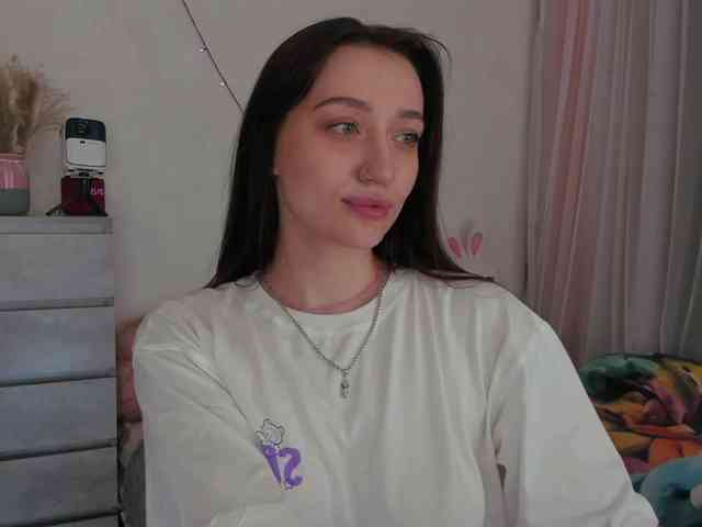 ariellaallure webcam