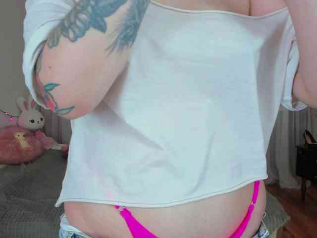 ariellaallure webcam