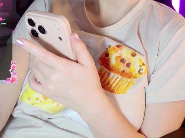 sweety-kittyy's BongaCams show and profile