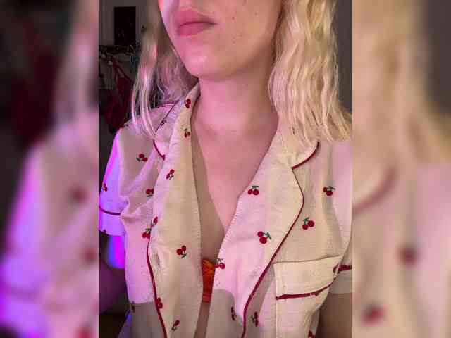 sweety-kittyy webcam