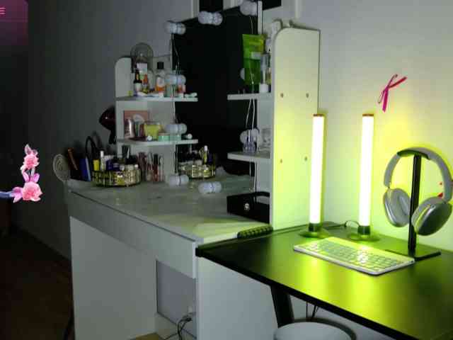 sweety-kittyy webcam