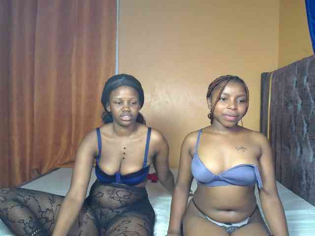 SexyEbonyZ webcam