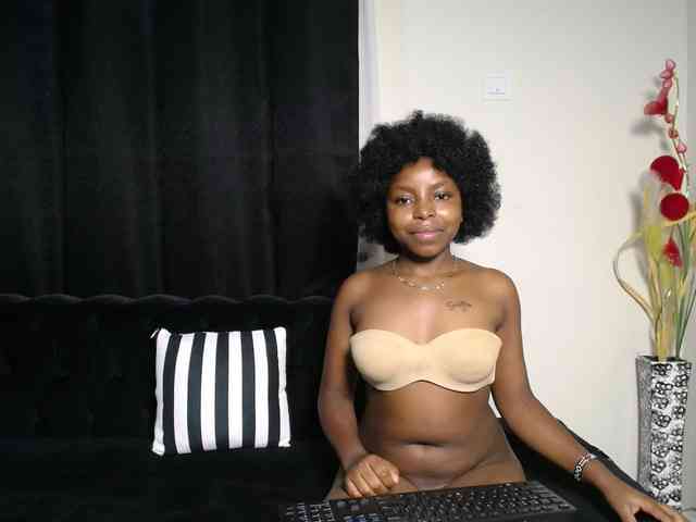 SexyEbonyZ webcam
