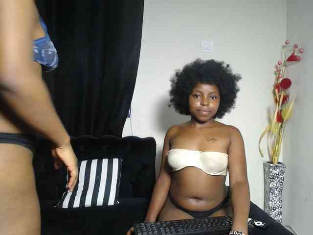 SexyEbonyZ webcam