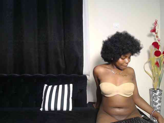 SexyEbonyZ webcam