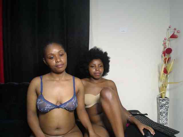 SexyEbonyZ webcam