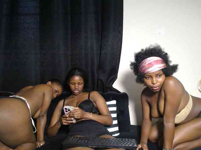 SexyEbonyZ webcam