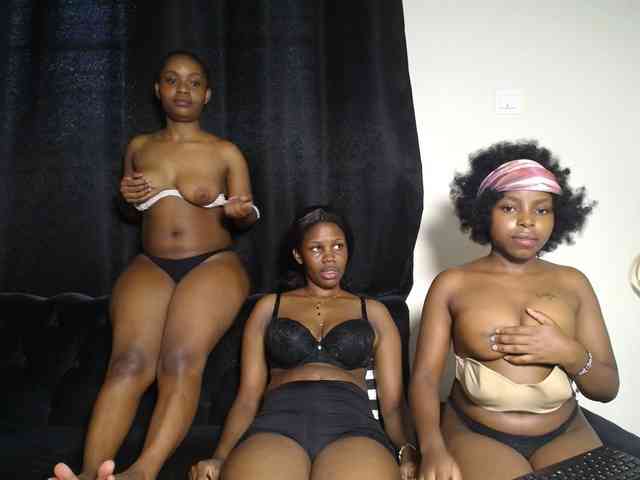 SexyEbonyZ webcam