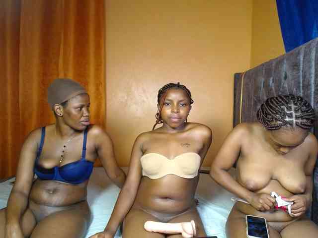 SexyEbonyZ Live Webcam on BongaCams