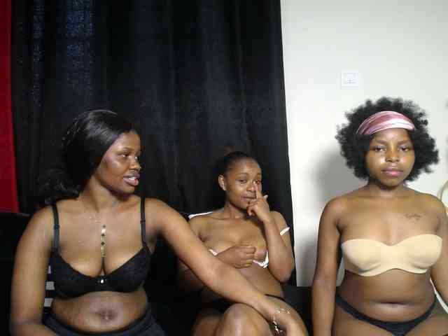 SexyEbonyZ webcam