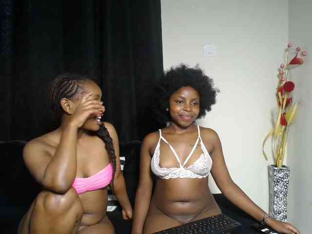 SexyEbonyZ webcam