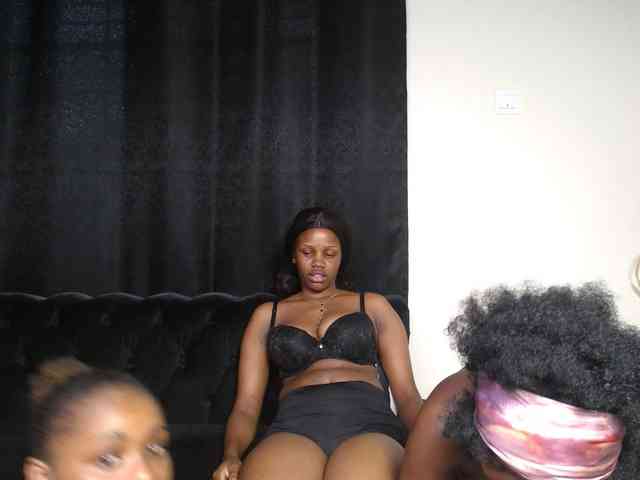 SexyEbonyZ webcam