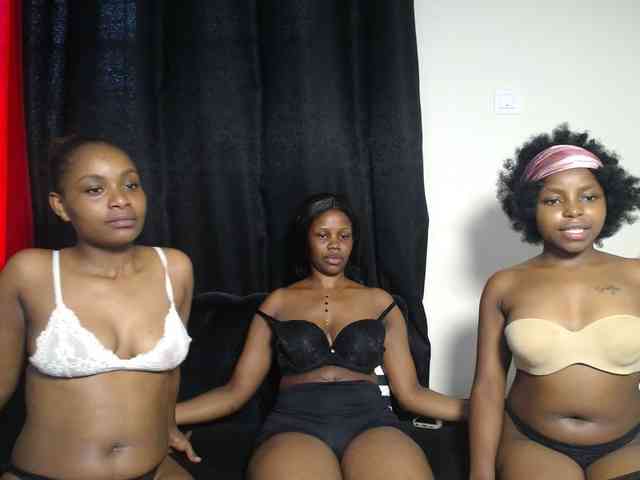 SexyEbonyZ webcam