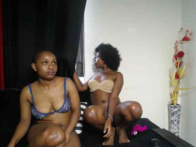 SexyEbonyZ webcam