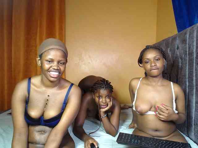 SexyEbonyZ Live Webcam on BongaCams