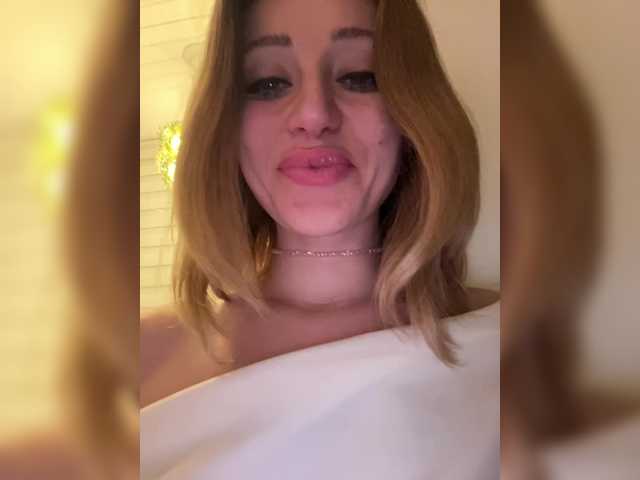 ViviRoss's BongaCams show and profile