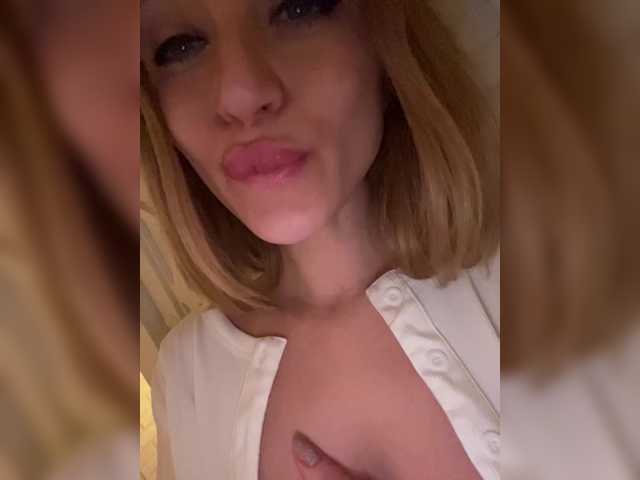 ViviRoss's BongaCams show and profile