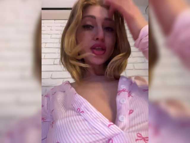 ViviRoss's BongaCams show and profile