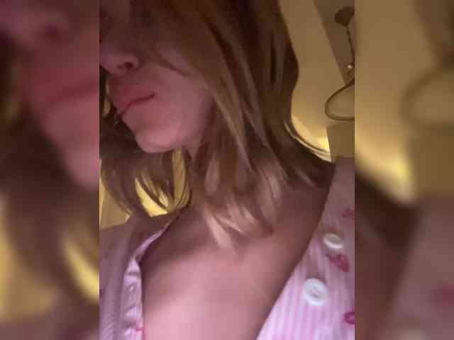 ViviRoss Live Webcam on BongaCams