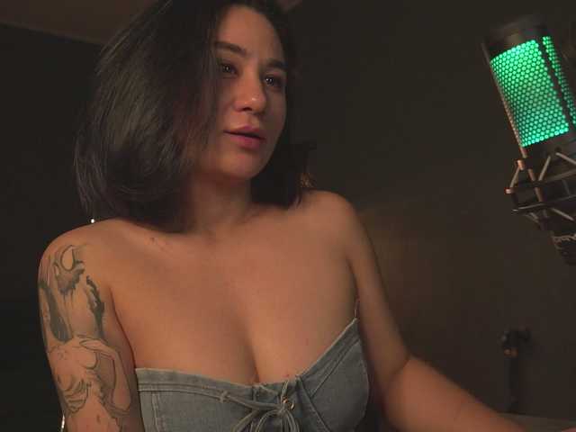 MiraWair's BongaCams show and profile