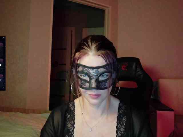 SheisArt webcam