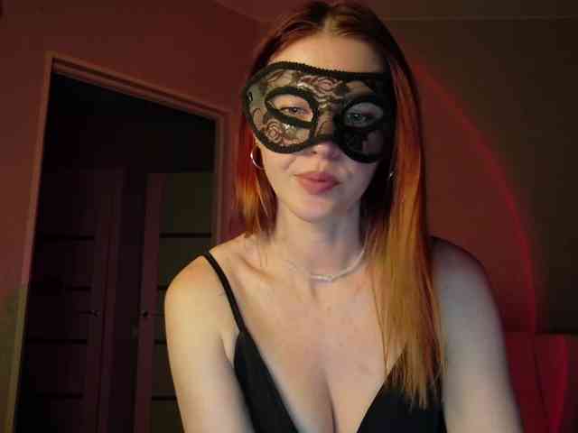 SheisArt webcam